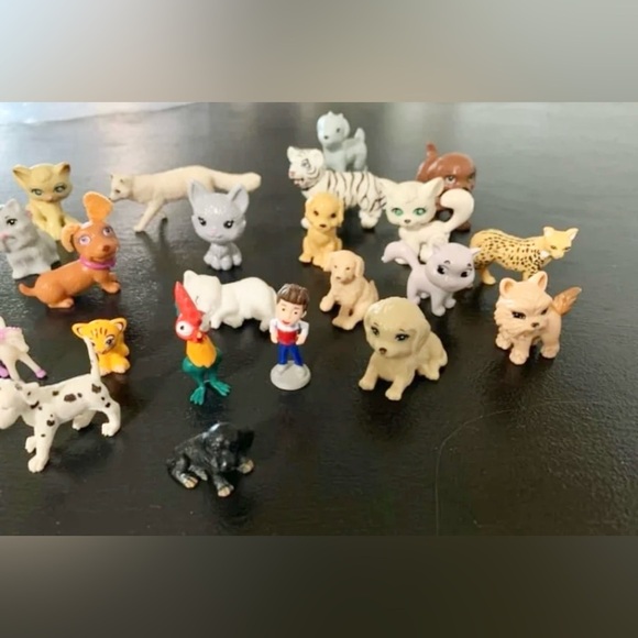 Mini toy animal figures lot of 31 cats/dogs Disney-Tsum Tsum-Barbie toys - Picture 3 of 9